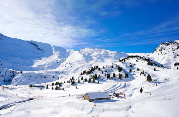 Skiing in the Pyrenees of Huesca