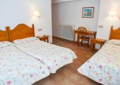 vue-chambre-triple-familiale-hotel-el-pilar.jpg